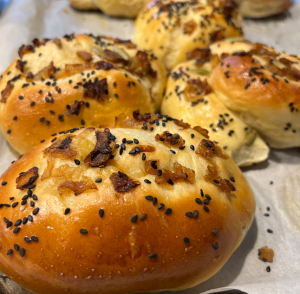 Challah Bread Buns (Lachmaniot)